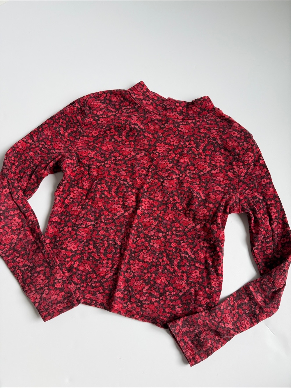 GAP Red and Black Floral Mock Neck Long Sleeve Tee